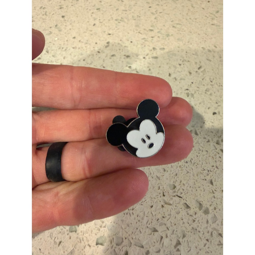 Disney Mickey Mouse Face Cute Characters Trading Pin